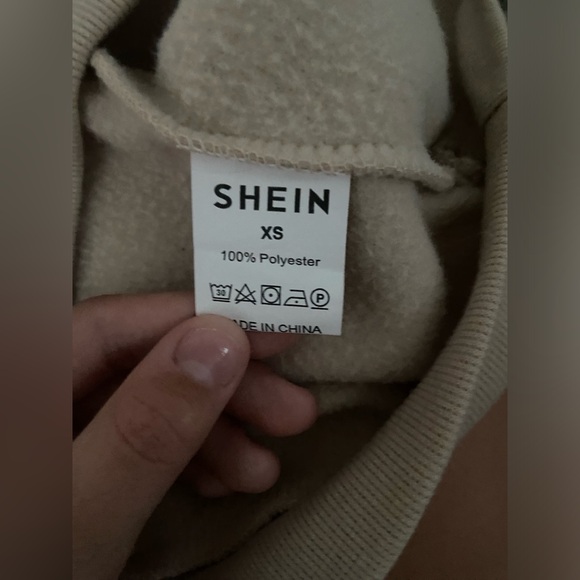 SHEIN Christmas crewneck - Picture 3 of 3